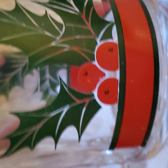 3/$25๐ Vintage Libbey Holly & Ribbon Glass Mugs ๐ - Picture 6 of 6